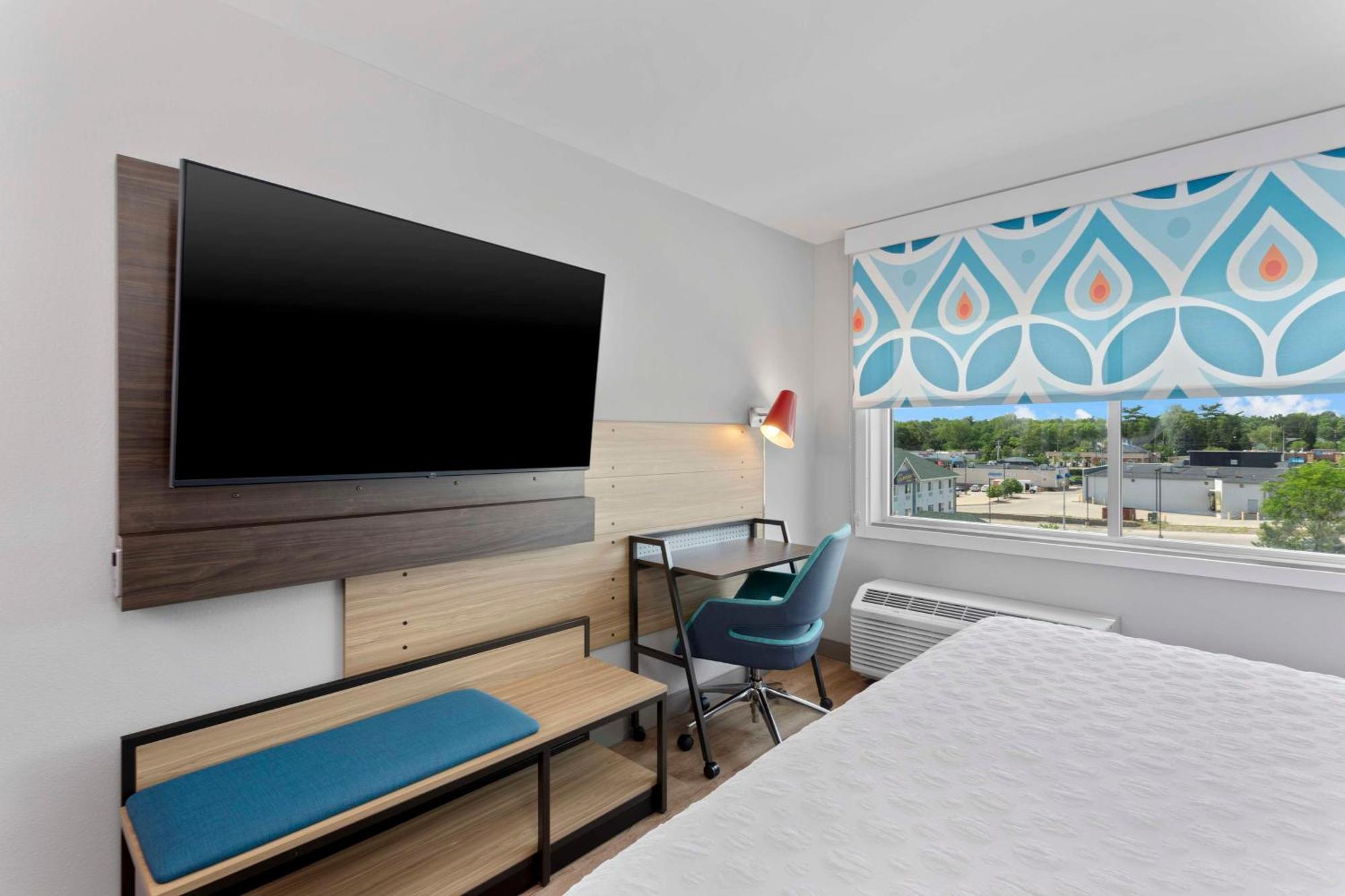 Tru By Hilton Lincoln East Hotel Exterior photo