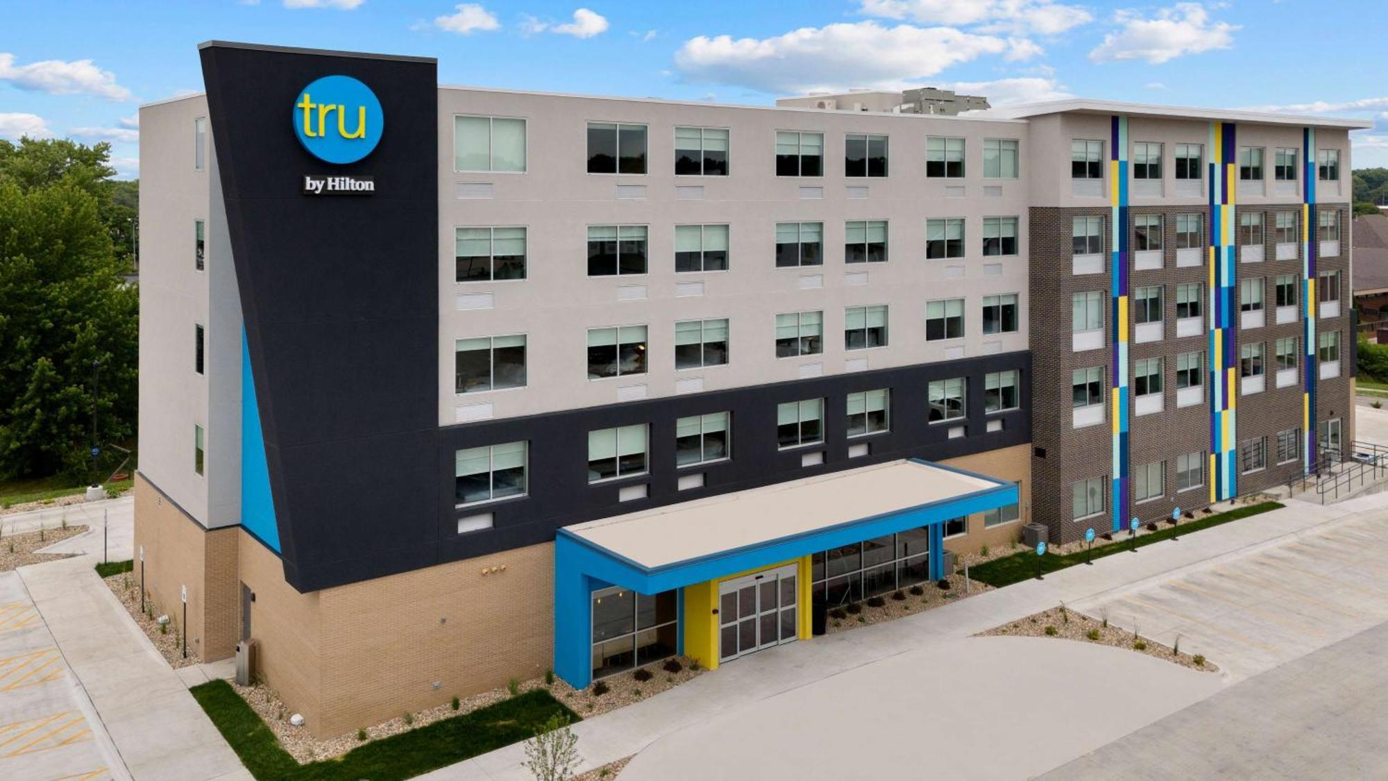 Tru By Hilton Lincoln East Hotel Exterior photo